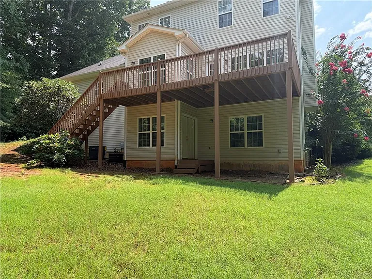 995 Stefan Walk — Photo 26