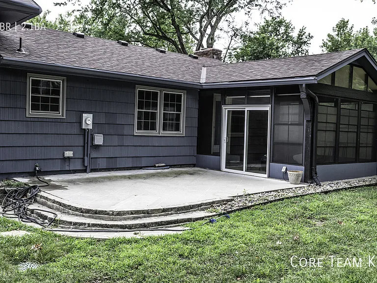 2308 W 104th St — Photo 25