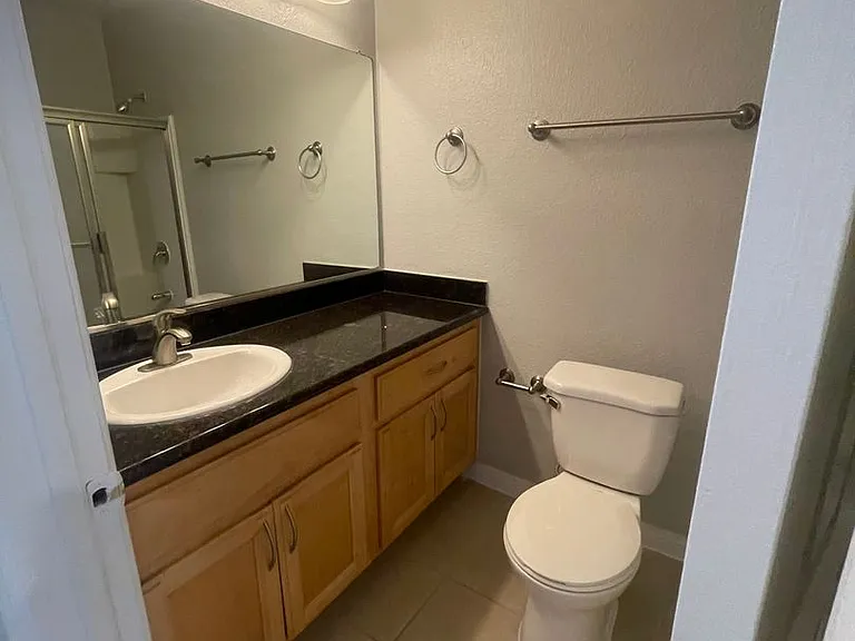 Park Plaza Apartments — Photo 52