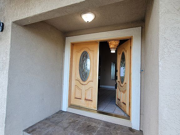 4th image of 7940 Creekside Dr