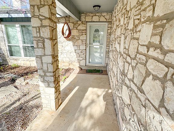 3rd image of 15814 TIMBERWAY ST