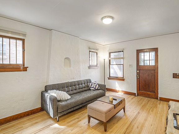 4th image of 72 N Clarkson St