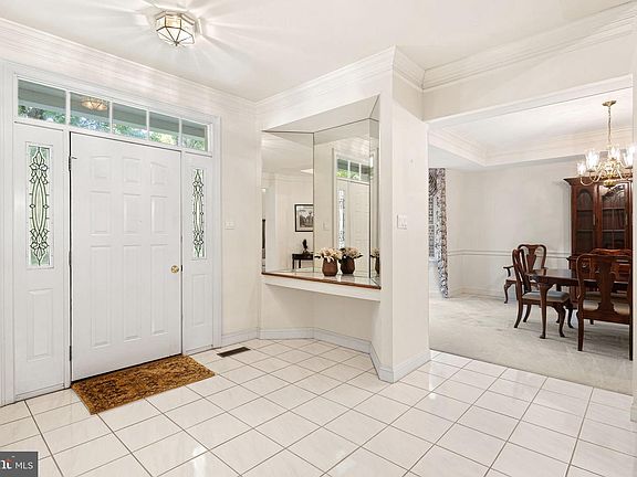 4th image of 14 Timber Knoll Dr