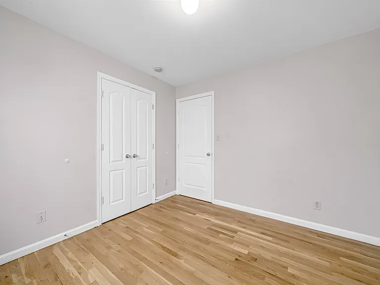 3 Montrose Ave #2 — Photo 8
