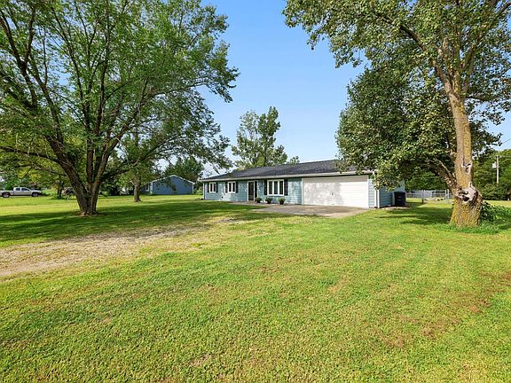 3rd image of 2417 Brookfield Dr
