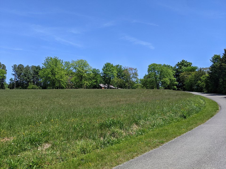 2nd image of 2025 Salem Rd