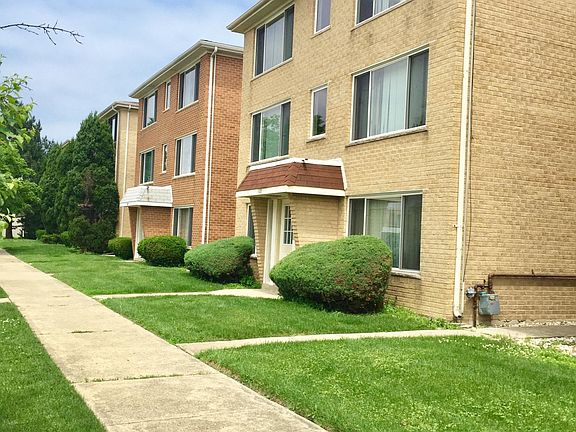 2nd image of 3117 Elm St APT 3N