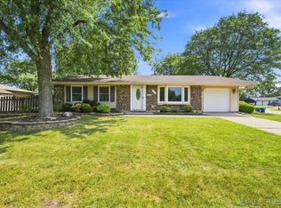 817 Stamford Ct, Schaumburg, IL 60193