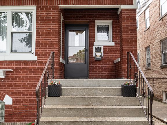 3rd image of 4509 N Mason Ave