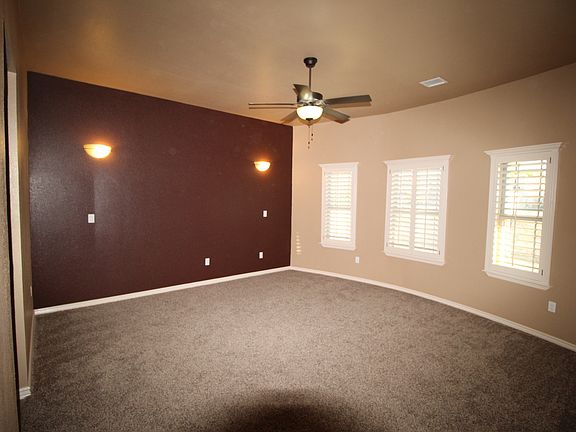 4th image of 1072 Yasmin Dr