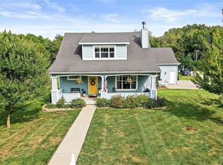 920 12th St, Baldwin City, KS 66006