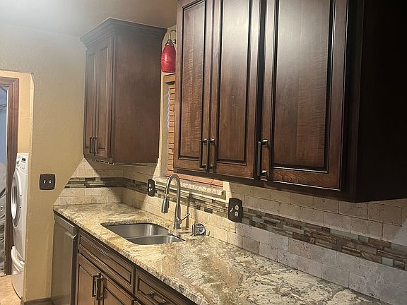 2nd image of 1421 Thiemer Sq