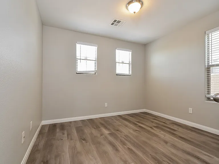 10823 Mystic Shore Ave — Photo 14