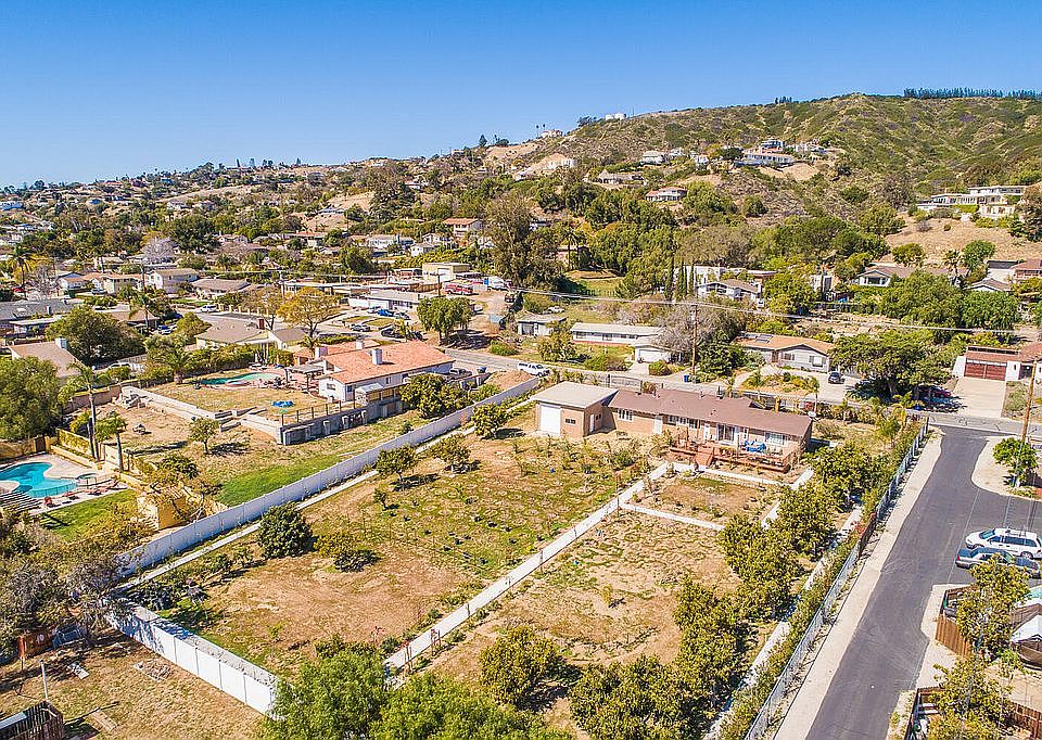 1st image of 710 Mesa Dr