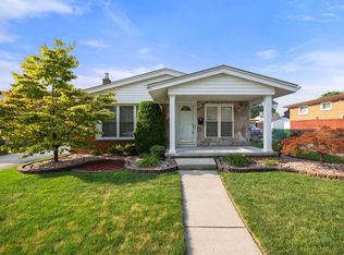 16380 Northview St, Roseville, MI 48066