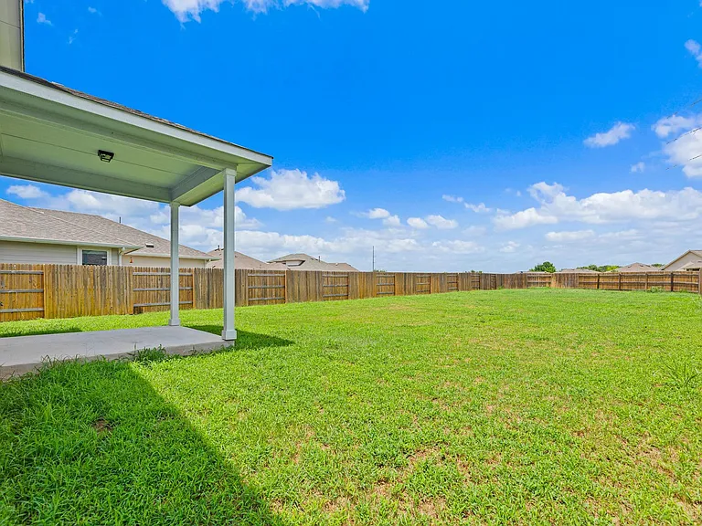 310 Rimrock Ct — Photo 37