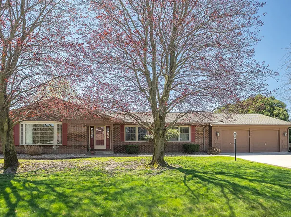 906 E 21st St, La Porte, IN 46350