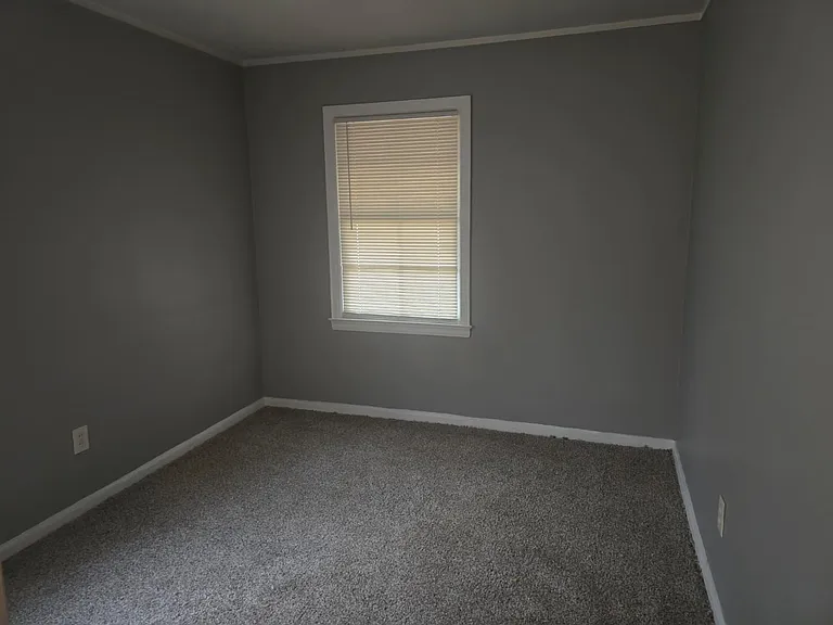 7485 Memorial Ave — Photo 5