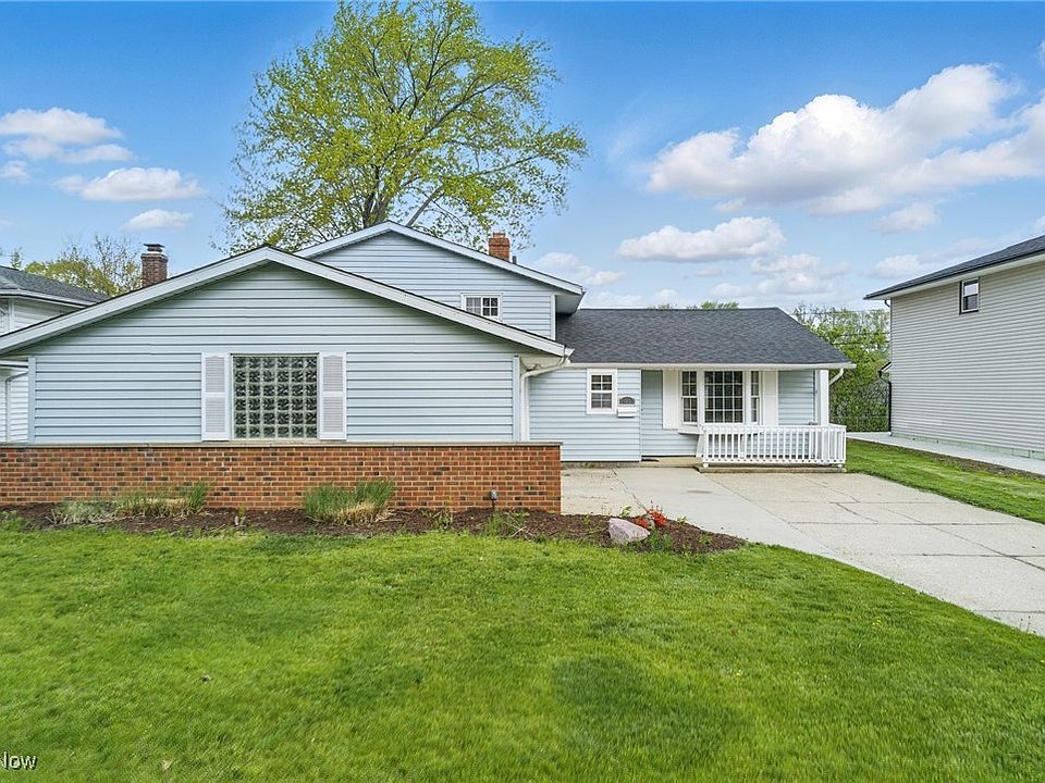 1st image of 24822 Deerfield Dr