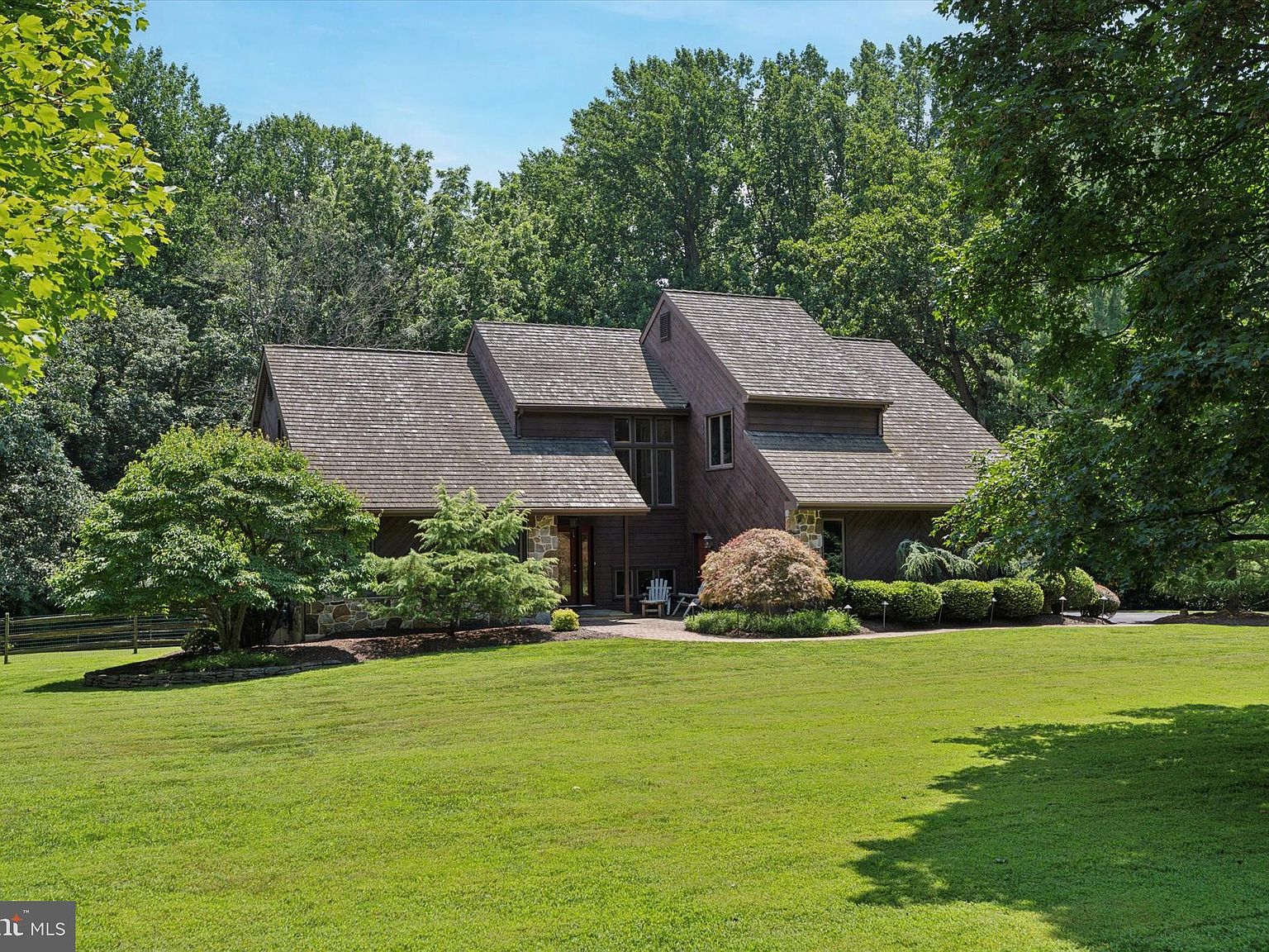 m*。様 House on the Hill heart　ロンパース　80 1076 Heartsease Dr, West Chester, PA 19382 | Zillow