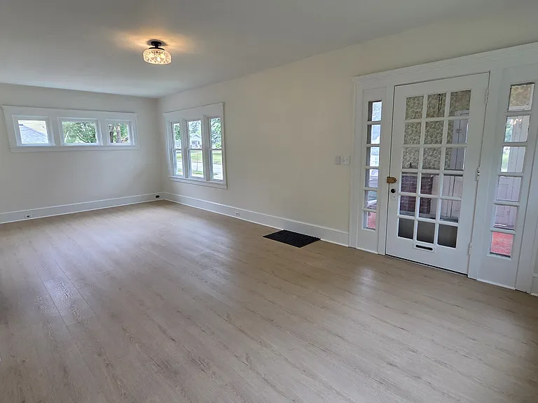 1008 George St — Photo 12