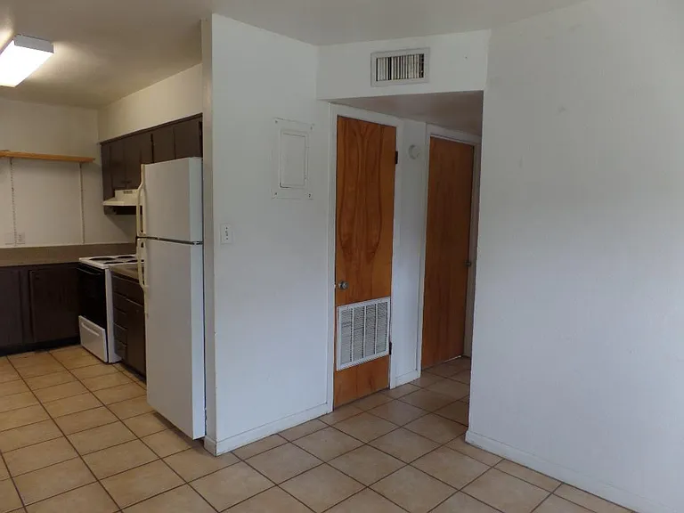 727 Avenue C #7 — Photo 7