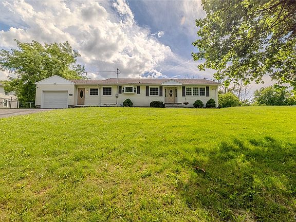 2nd image of 237 Valley Dr