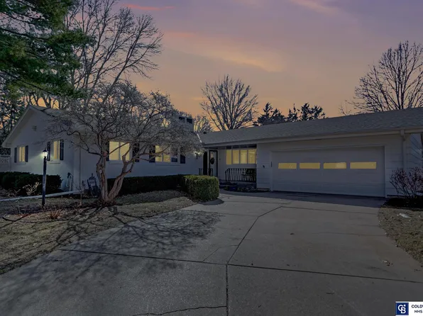 440 Hazelwood Dr, Lincoln, NE 68510