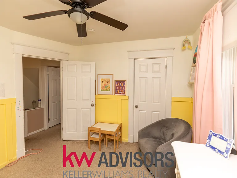 2320 Kenilworth Ave — Photo 16