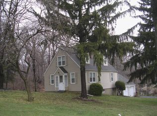 1496 Cutspring Rd, Stratford, CT 06614