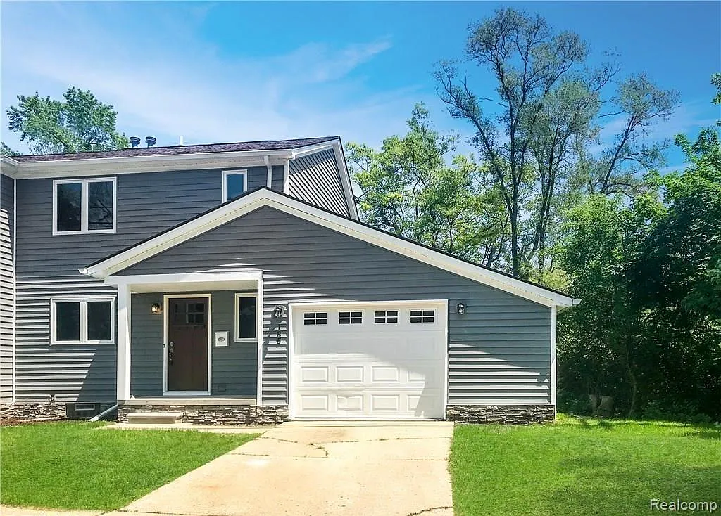 2 bed, 1.5 bath, 1250 sqft, $2,400 — Photo 2