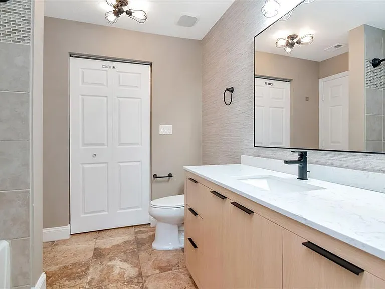 9130 Lake Chase Island Way #9130 — Photo 18