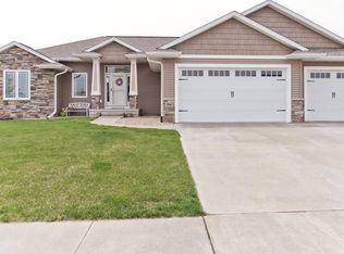 796 Raleigh Ln, Marion, IA 52302