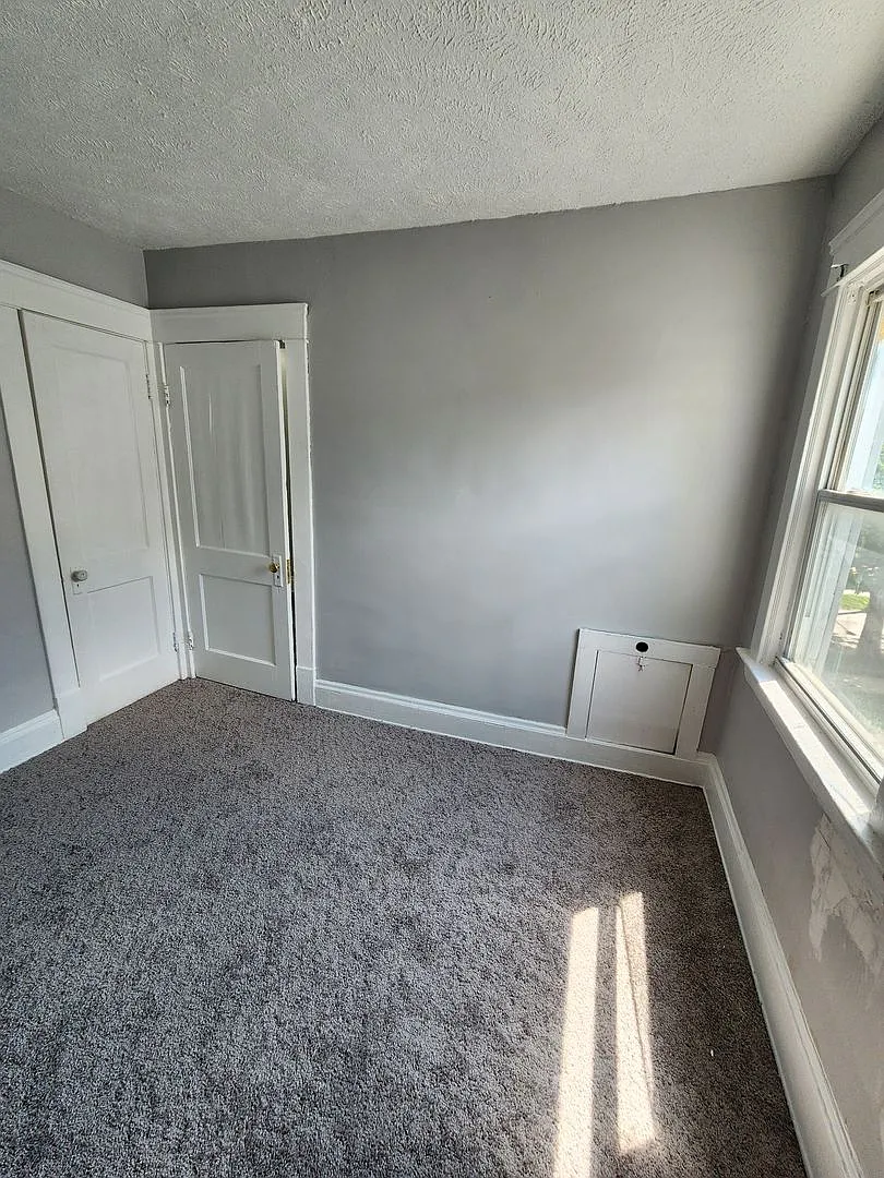 3 Bedroom Move In Ready! — Photo 4