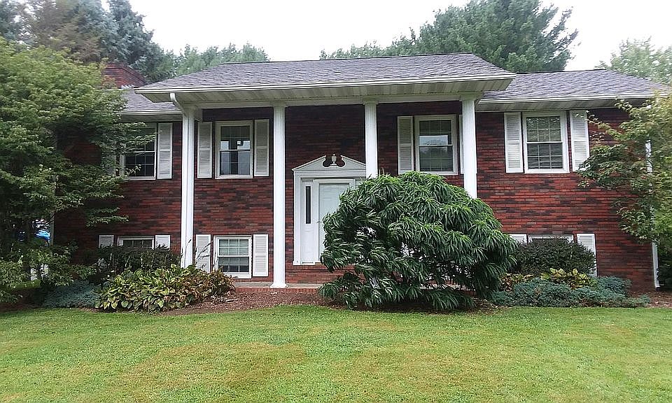 797 Ratcliff Ln, Cedar Bluff, VA 24609 Zillow