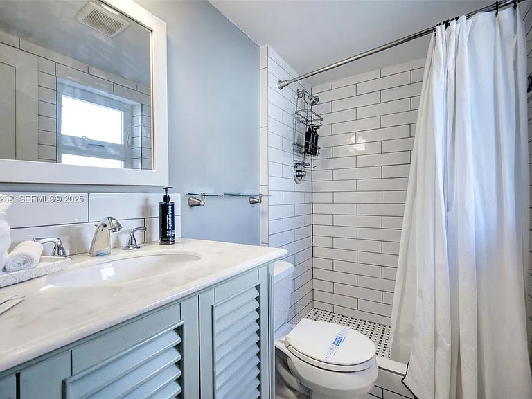 1030 SW 14th Ter #0 — Photo 11