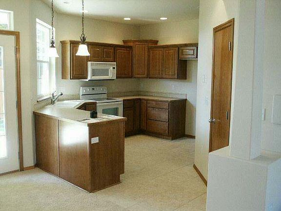 4th image of 949 S Keller