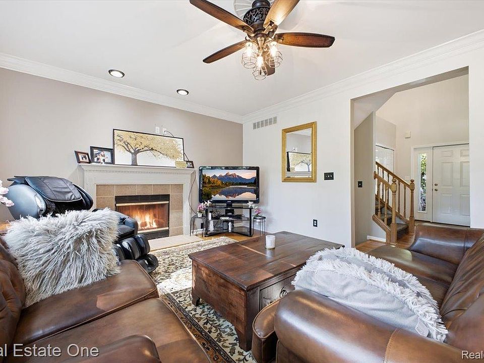 2475 Horace St, photo 23