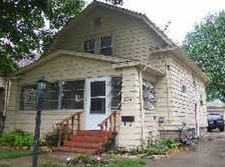 645 Bangs St, Aurora, IL 60505