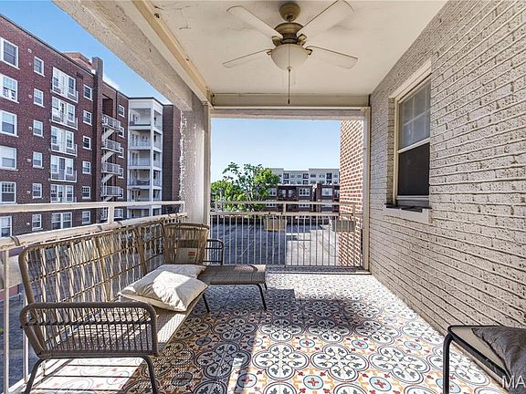 3rd image of 5510 Waterman Blvd #202