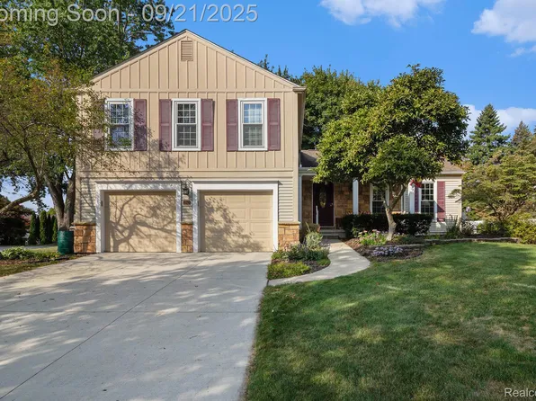 24529 Christina Ln, Novi, MI 48375