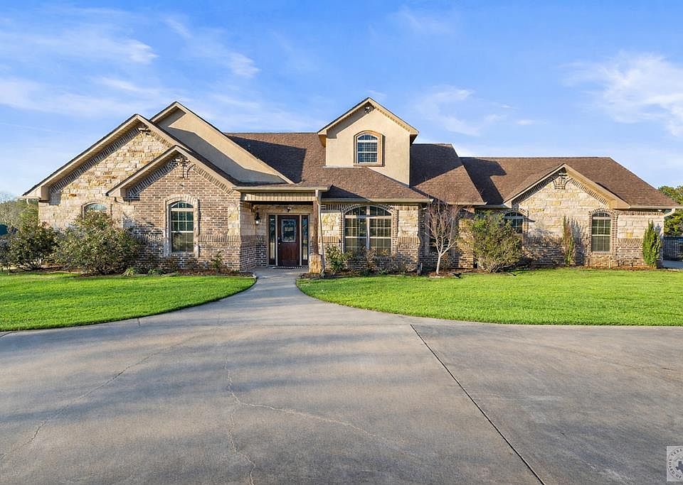 1st image of 2604 Holly Dr