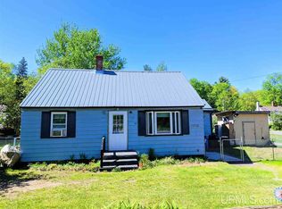 7 Midway Dr, Negaunee, MI 49866