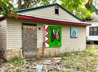 17424 Gallagher Ave, Hamtramck, MI 48212