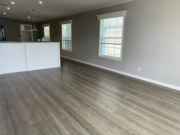 2nd image of 588 Johnathans Cay