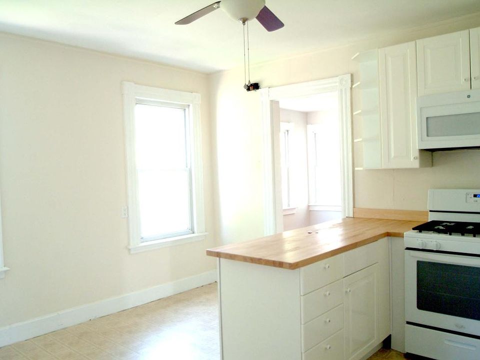kitchen peninsula