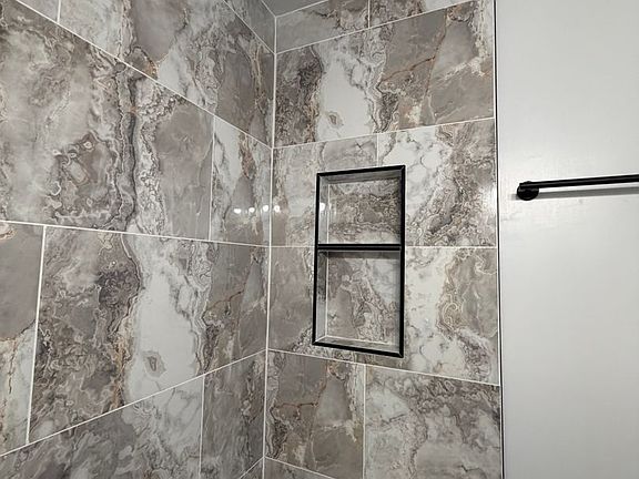 4th image of 1226 W 98th St APT 2