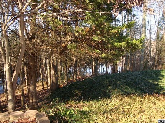 3rd image of 418 Paige Dr