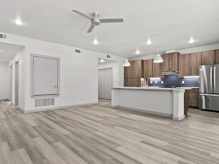 3136 Cockrell — Photo 18