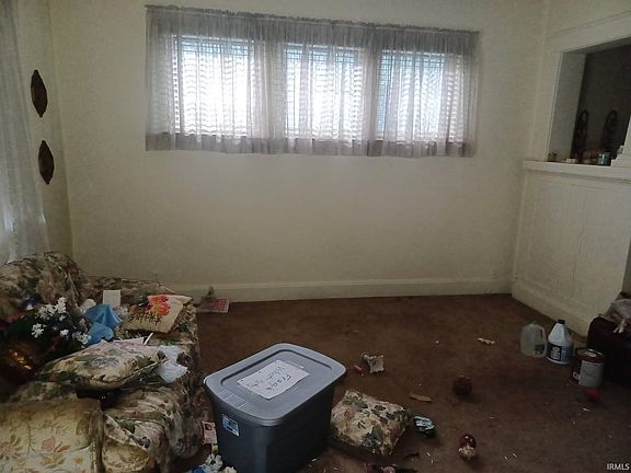 2nd image of 1007 E Mulberry St
